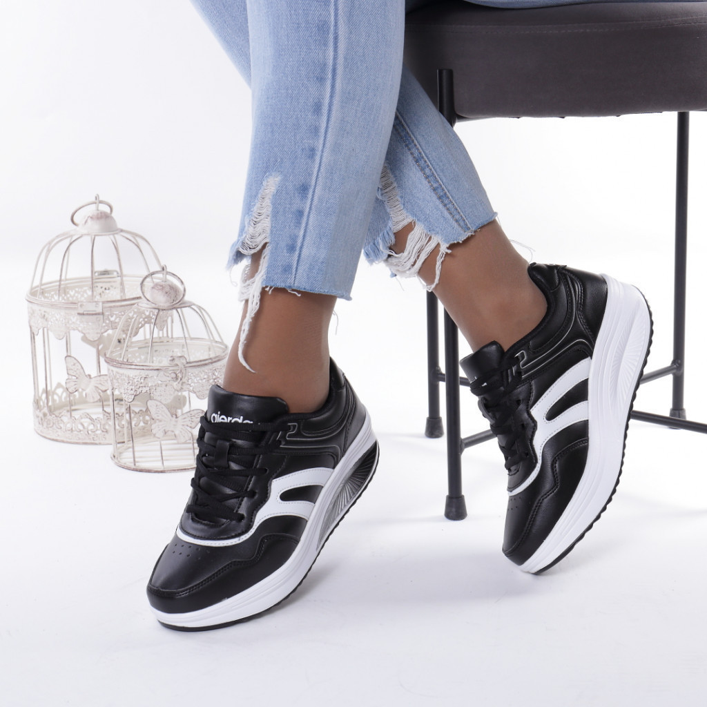 Adidasi minodora black