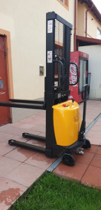 BDA2016, Transpalet cu catarg semi-electric, sarcina 2000 kg, inaltime de ridicare 1600 mm