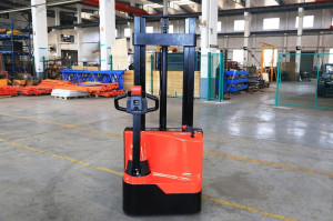 ES15-E1600, STIVUITOR ELECTRIC , CAPACITATE 1.500KG, INALTIME DE RIDICARE 1.600 MM