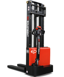 EST 122 - 2500, TRANSPALET ELECTRIC CU CATARG MARCA "EP", INALTIME DE RIDICARE 2.500 MM, SARCINA MAX 1.200 KG