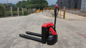 LPT16, LIZA ELECTRICA, REDDOT, CAPACITATE 1.600 KG, MOTOR DC, ACUMULATOR LI-ION 24 V 30AH