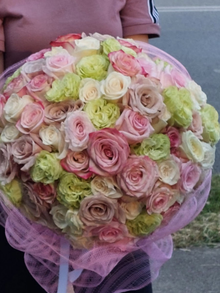 Buchet 101 trandafiri pastel