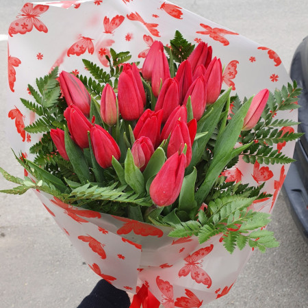 buchet-lalele-rosii