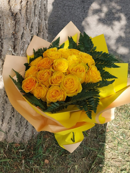 Buchet 19 trandafiri galbeni