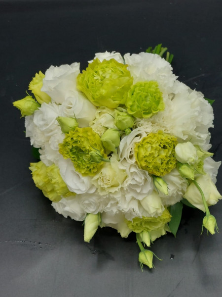 buchet mireasa cu eustoma