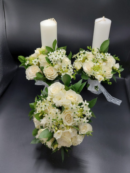 Lumanari nunta cu trandafiri albi