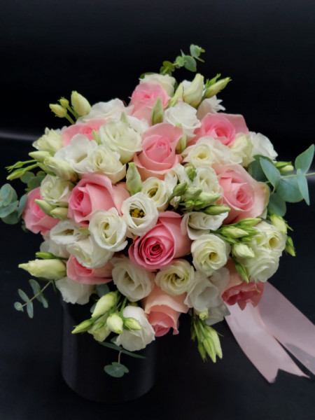 Buchet de mireasa cu trandafiri roz