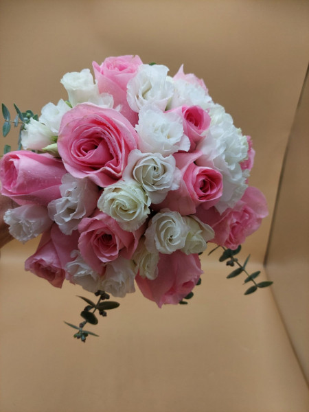 Buchet de mireasa alb-roz