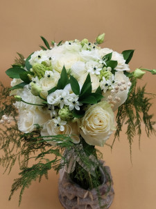 Buchet de mireasa elegant alb-verde