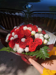 Buchet trandafiri si bujori