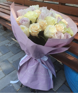 Buchet 33 Trandafiri Pastel