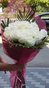 Buchet 17 trandafiri albi