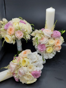 Set lumanari si buchet luxury cu trandafiri garden
