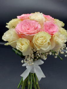 Buchet de mireasa cu trandafiri roz si alb