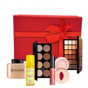 Set Glamour - Paleta farduri 38,5g, Paleta contur 13g, Pudra pulbere 32g, Fixator machiaj 100ml, Ruj lichid 6ml, Balsam buze 126 Makeup Revolution