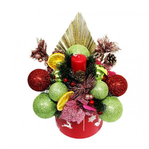 Decoratiune ChristmasDay handmade, cu globulete, lumanare, merisoare, frunze de palmier, frunze de brad, conuri de brad, craciunite si accesorii decorative