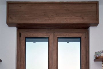 Cassonetti PVC colore legno 70 colori o verniciati 300 colori RAL, altezza 350 mm, lunghezza 1400 mm, profondita massima montaggio 150 mm