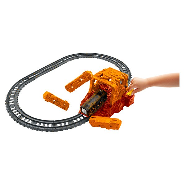 Set de joaca Thomas and Friends - Circuit Tunnel Blast Track Master cu trenulet Diesel motorizat