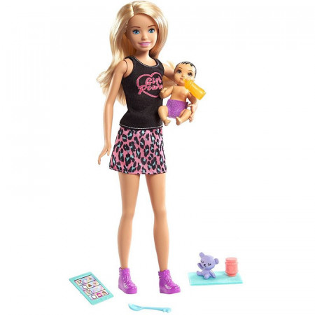 Papusa Barbie Skipper blonda cu bebelus brunet si accesorii