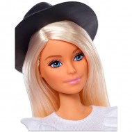 Papusa Barbie Fashionistas blonda cu palarie