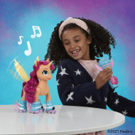Figurina ponei Sunny Starscout My Little Pony: A New Generation - Canta si danseaza pe role