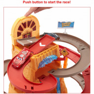 Pista Radiator Springs Mountain Race cu Fulger McQueen si Jackson Storm Disney Cars