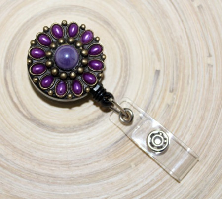 Accesoriu ecuson cu mandala mov