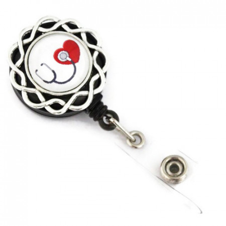 Accesoriu ecuson stetoscop negru si inimioara rosie - model floricica