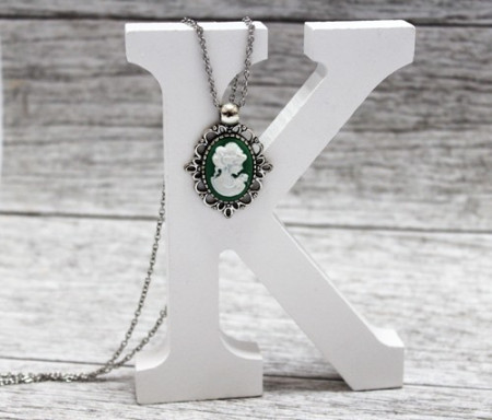 Colier "Camee verde"