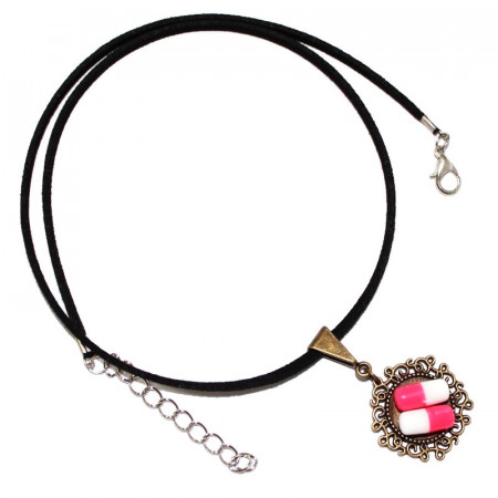 Colier pandantiv model floral cu pastilute fuchsia din rasina