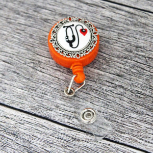 Accesoriu ecuson orange, retractabil, personalizat cu stetoscop, fimo