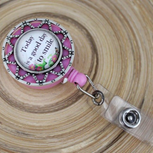 Accesoriu ecuson cu mesajul "Today is a good day to smile" - stea argintie