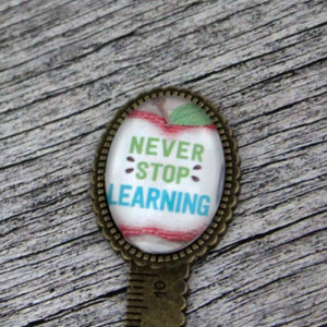 Semn de carte, cheie gradata, bronz, cu mesaj personalizat - "Never stop learning"