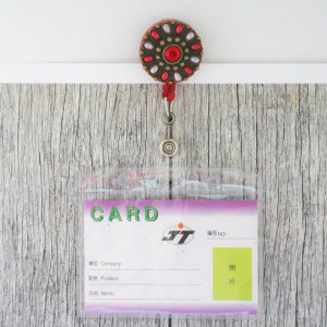 Accesoriu retractabil ecuson rosu