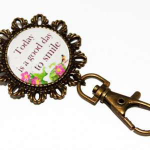 Accesoriu ecuson floricica cu mesaj personalizat
