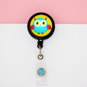 Accesoriu ecuson cu bufnita colorata