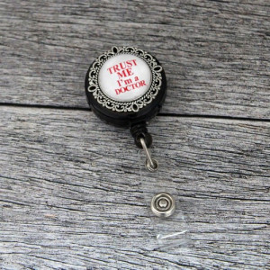 Accesoriu ecuson - "Trust me, I'm a doctor"