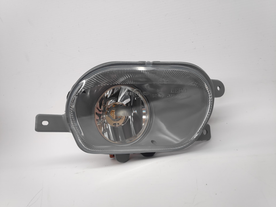 Peça - Farol Nevoeiro Direito Volvo Xc90 03-06