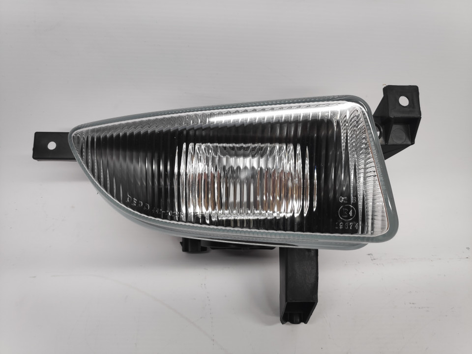 Peça - Farol Nevoeiro Direito Opel Zafira 99-05