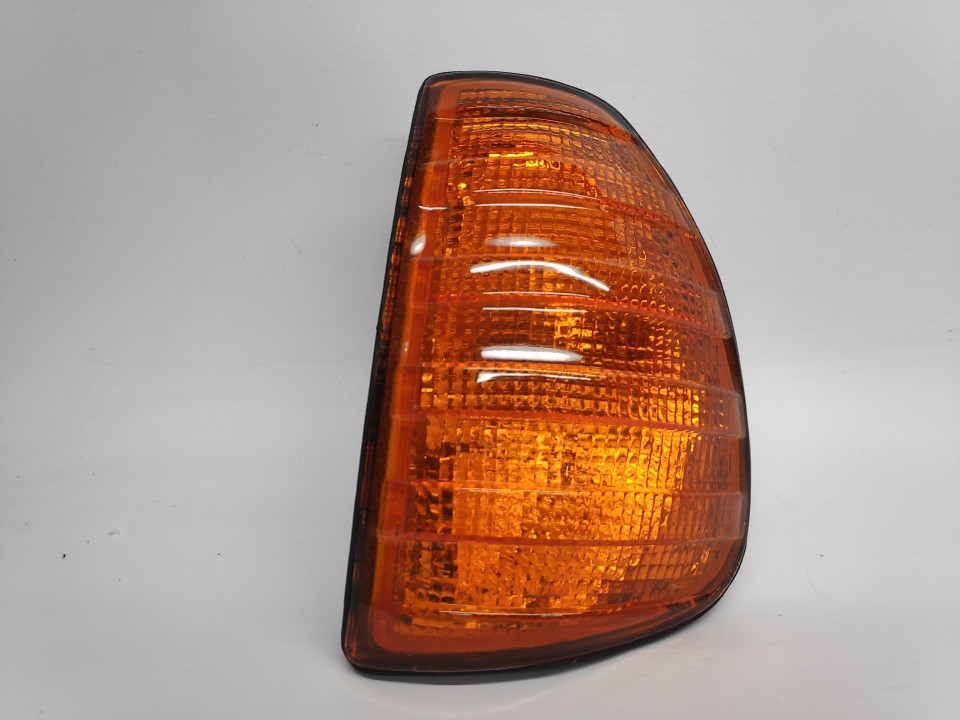 Peça - Pisca Esquerdo Mercedes W123 Series 200-300 76-85 Laranja