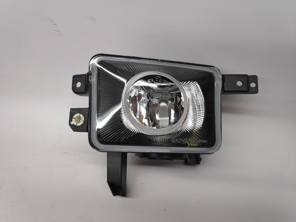 Peça - Farol Nevoeiro Esquerdo Opel Corsa C 00-03