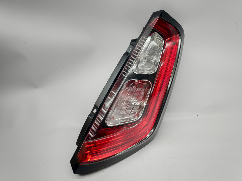 Peça - Farolim Direito Led Fiat Punto Evo 09-