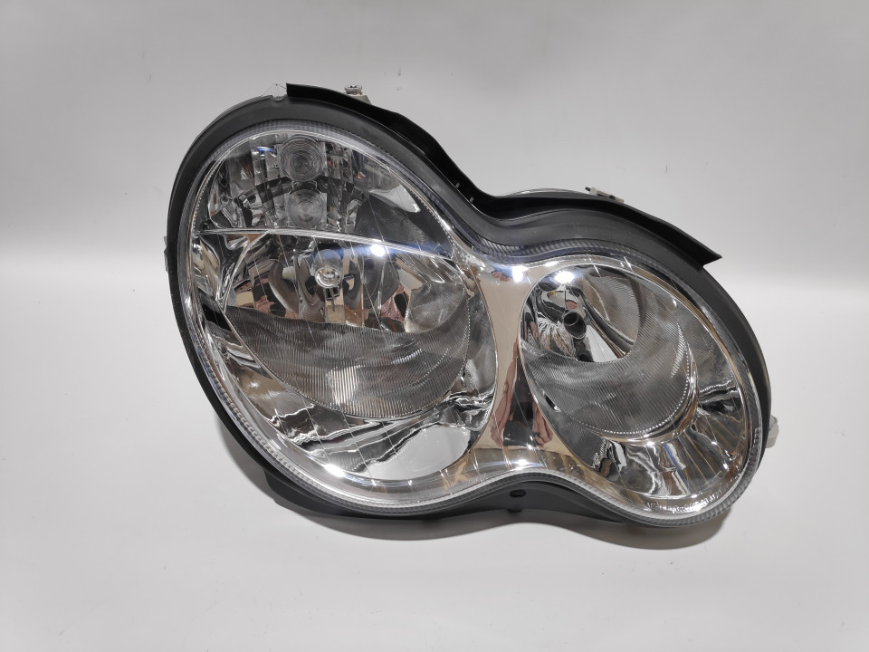 Peça - Farol Direito Mercedes W203 C Class 04-07