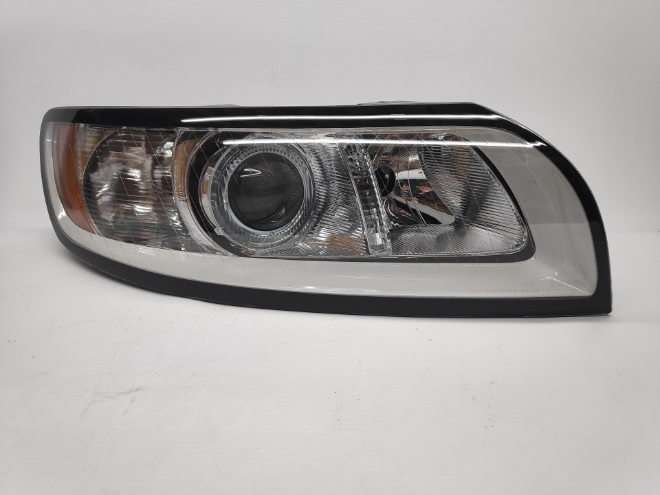 Peça - Farol Direito Volvo S40 V50 08-