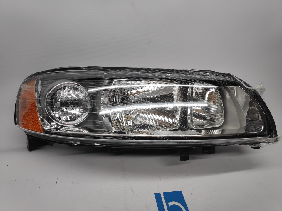 Peça - Farol Direito Volvo Xc70 05-07