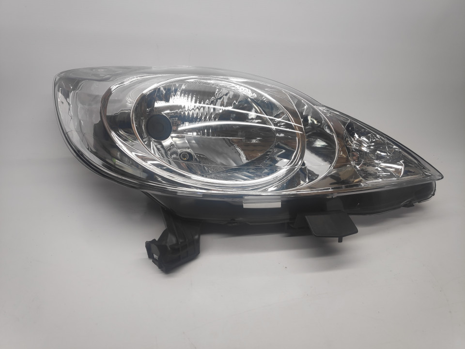 Peça - Farol Direito Peugeot 107 05-12