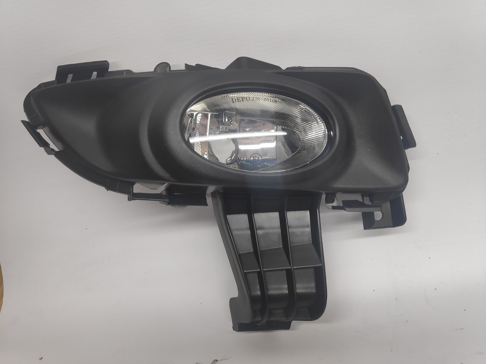 Peça - Farol Nevoeiro Direito Mazda 3 Sport Sedan 4P 04-09