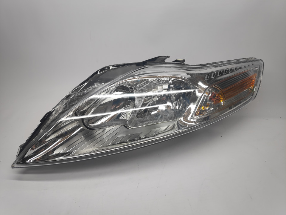 Peça - Farol Esquerdo Ford Mondeo Iv 07-10