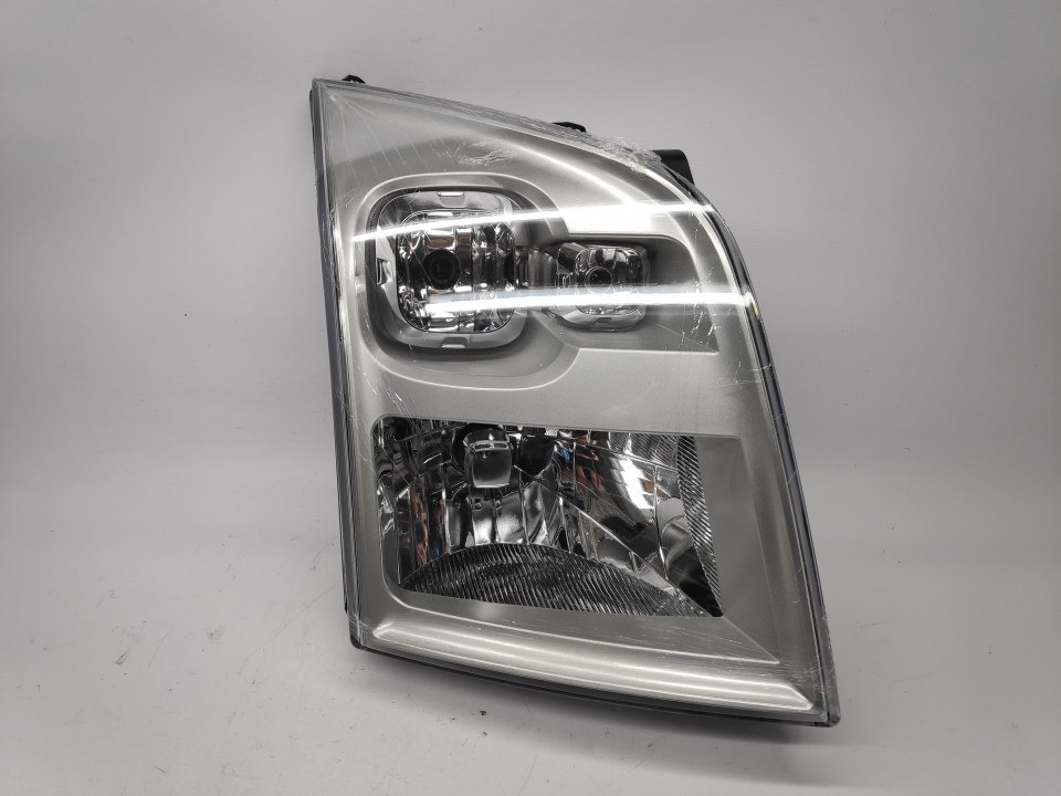 Peça - Farol Direito Eletrico Ford Transit 06-14