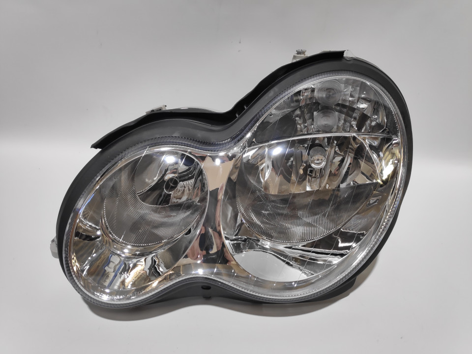 Peça - Farol Esquerdo Mercedes W203 C Class 04-07